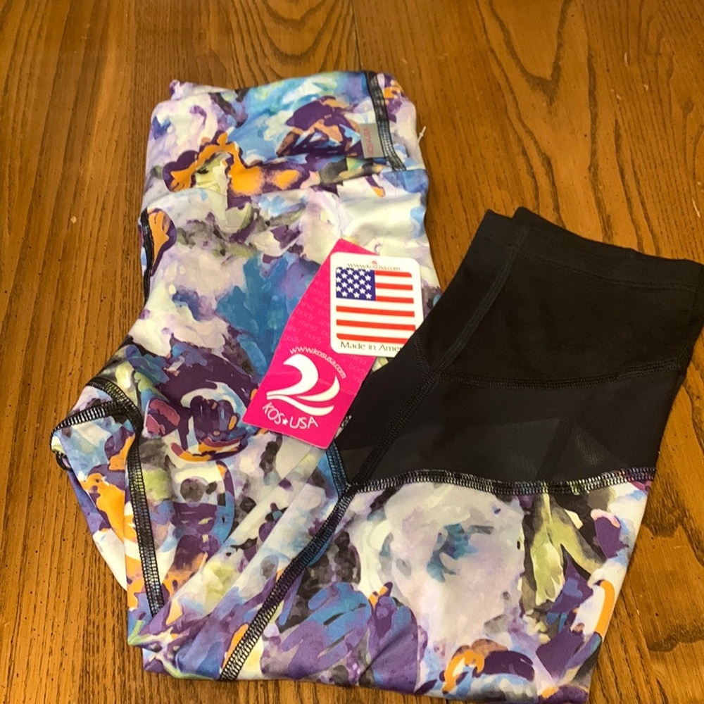 NWT KOS USA Colorful Cropped Style Leggings Size XS‎